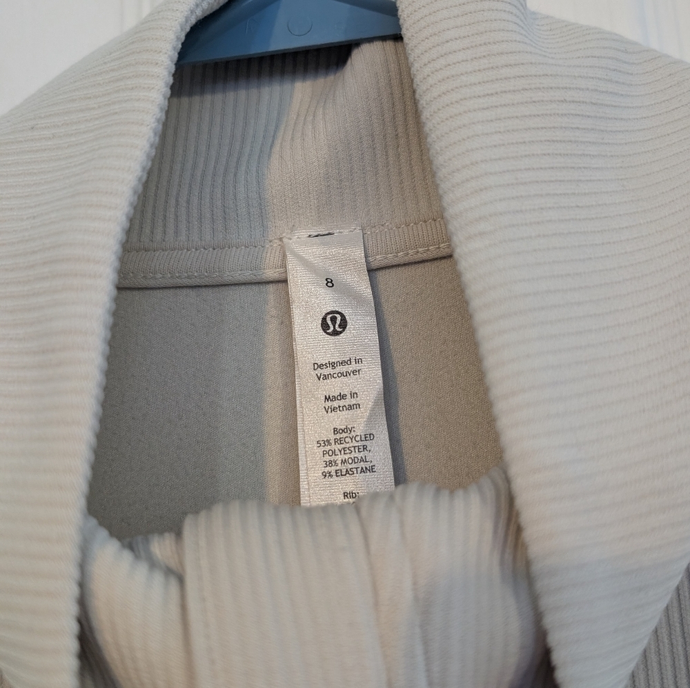 Lululemon Softstreme Half Zip - Picture 5 of 5